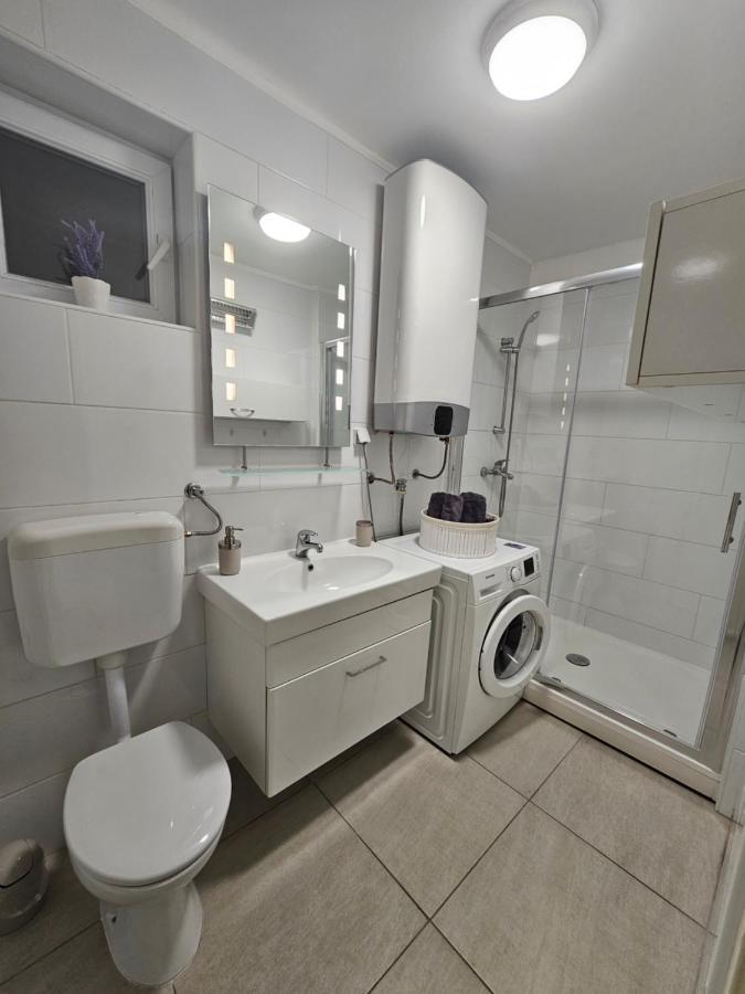 Apartment Aria Vinkovci Esterno foto